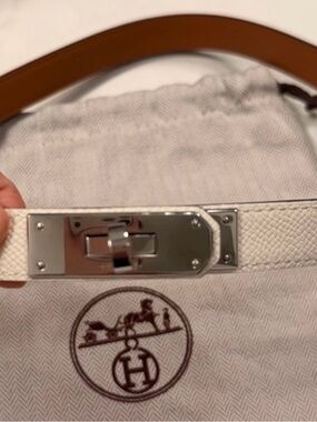 Hermes White 
Leather Kelly belt 
Collar Strap with Silver Hardware